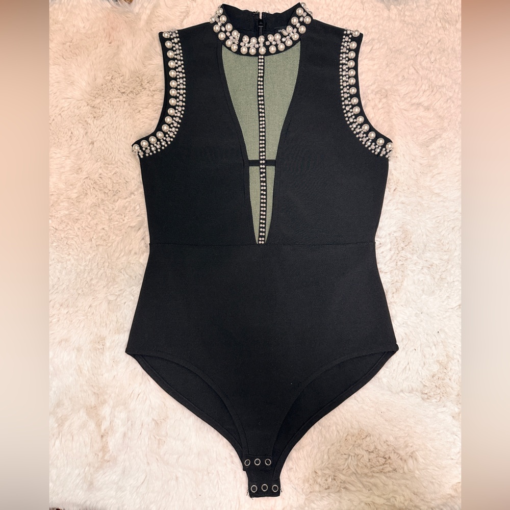 Aro Collection Pearls Black Zip-Up Top